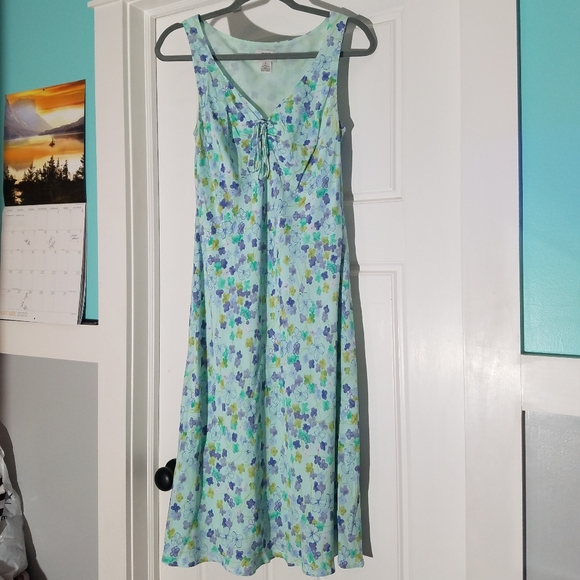 LOFT Dresses & Skirts - 5/$20 LOFT Dainty Spring Midi Dress
